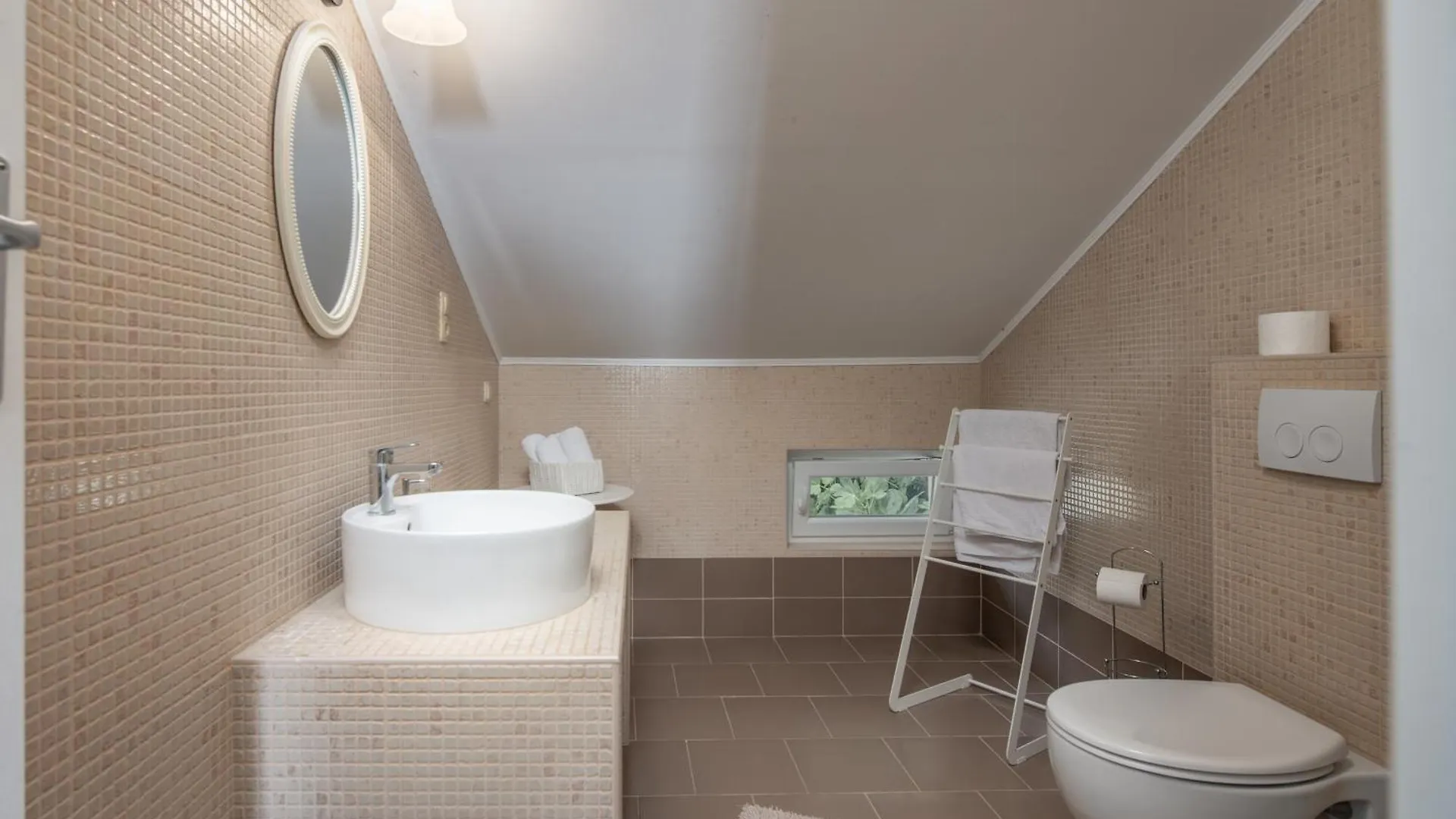 Apartment Villa Anna With Private Pool And Garden - Happy Rentals Kricina