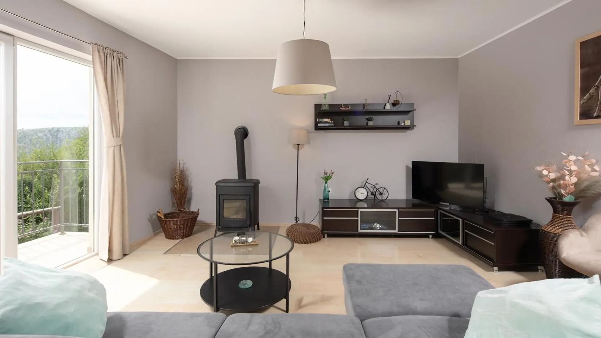 Apartment Villa Anna With Private Pool And Garden - Happy Rentals Kricina